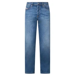 2023 D-Finitive Tapered-Leg Jeans