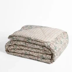 Discount FOXFORD 180 Thread Count Romantic Blossom Quilted Blanket