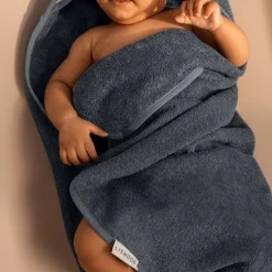 Albert Penguin Hooded towel