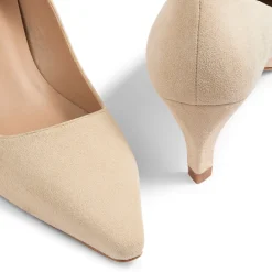 Ava Pointed Toe Courts