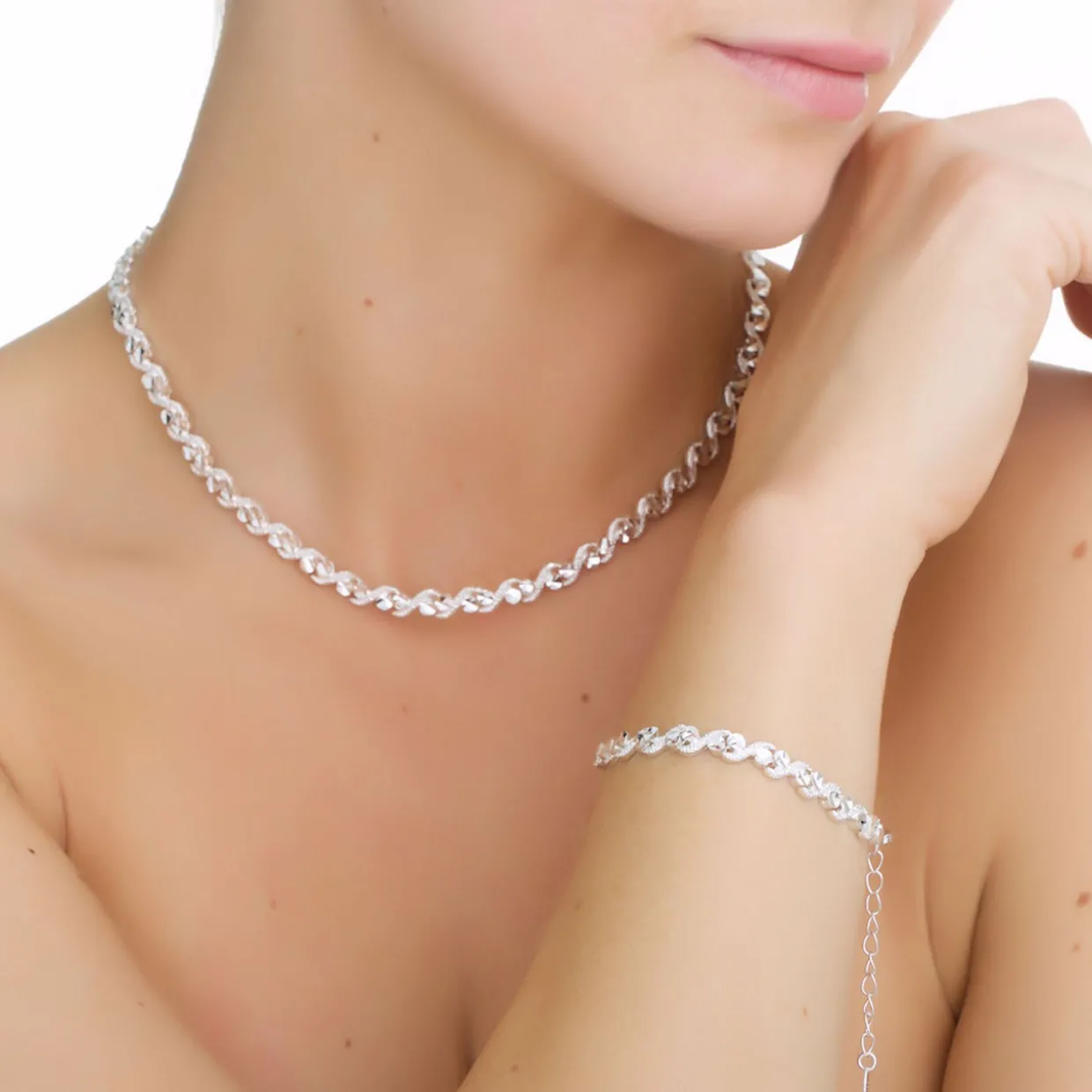 Circular Necklace & Bracelet Two-Piece Set