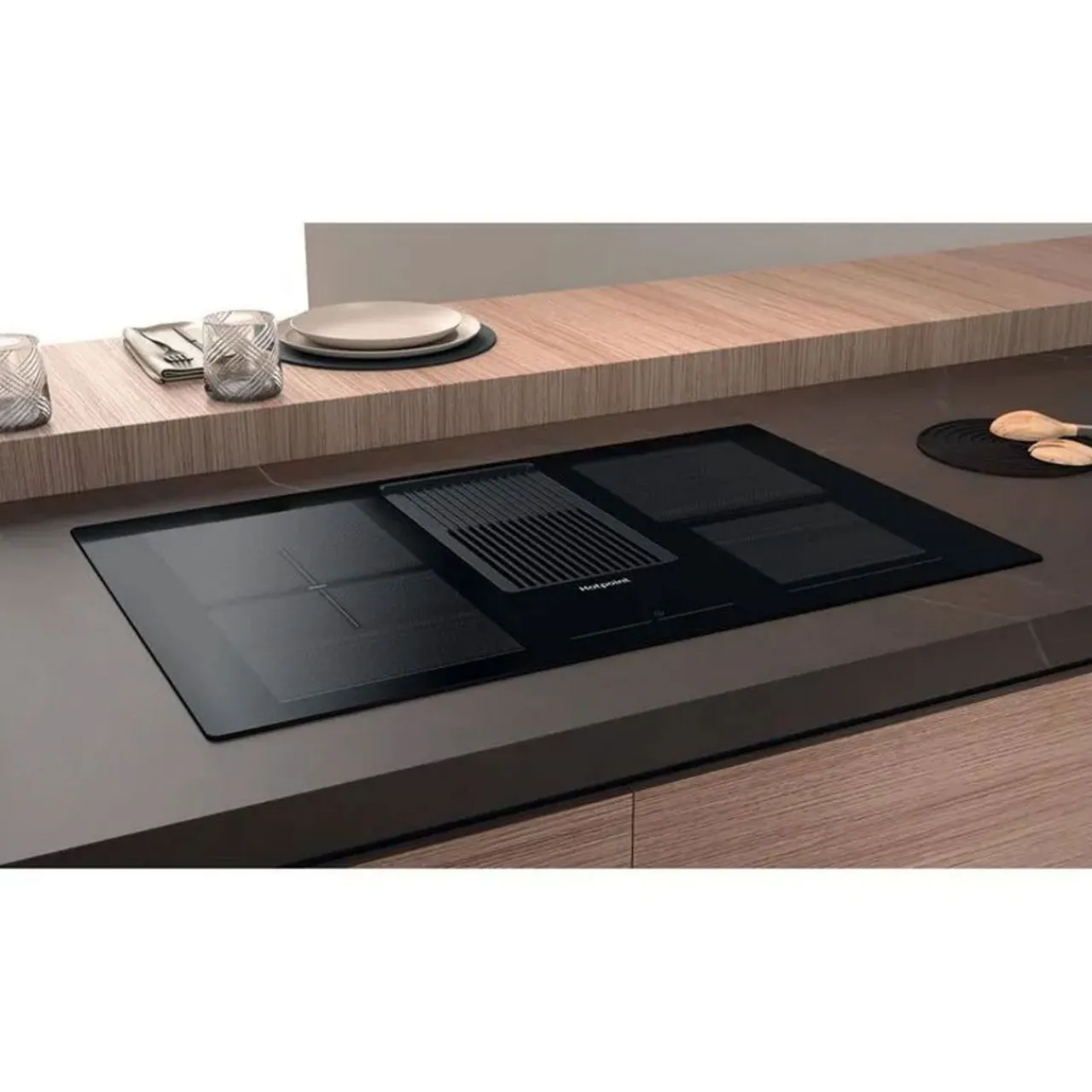 Hot HOTPOINT 83cm Induction with Integrated Extractor and Ceramic Filter Included