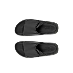 Cozmo Flat Sandals