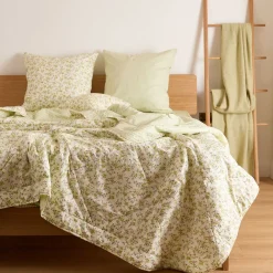 Dainty Lily Reversible Quilt