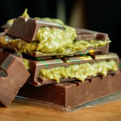 Fashion SUGAR PLUM SWEETERY Dubai Inspired Chocolate Bar 145g