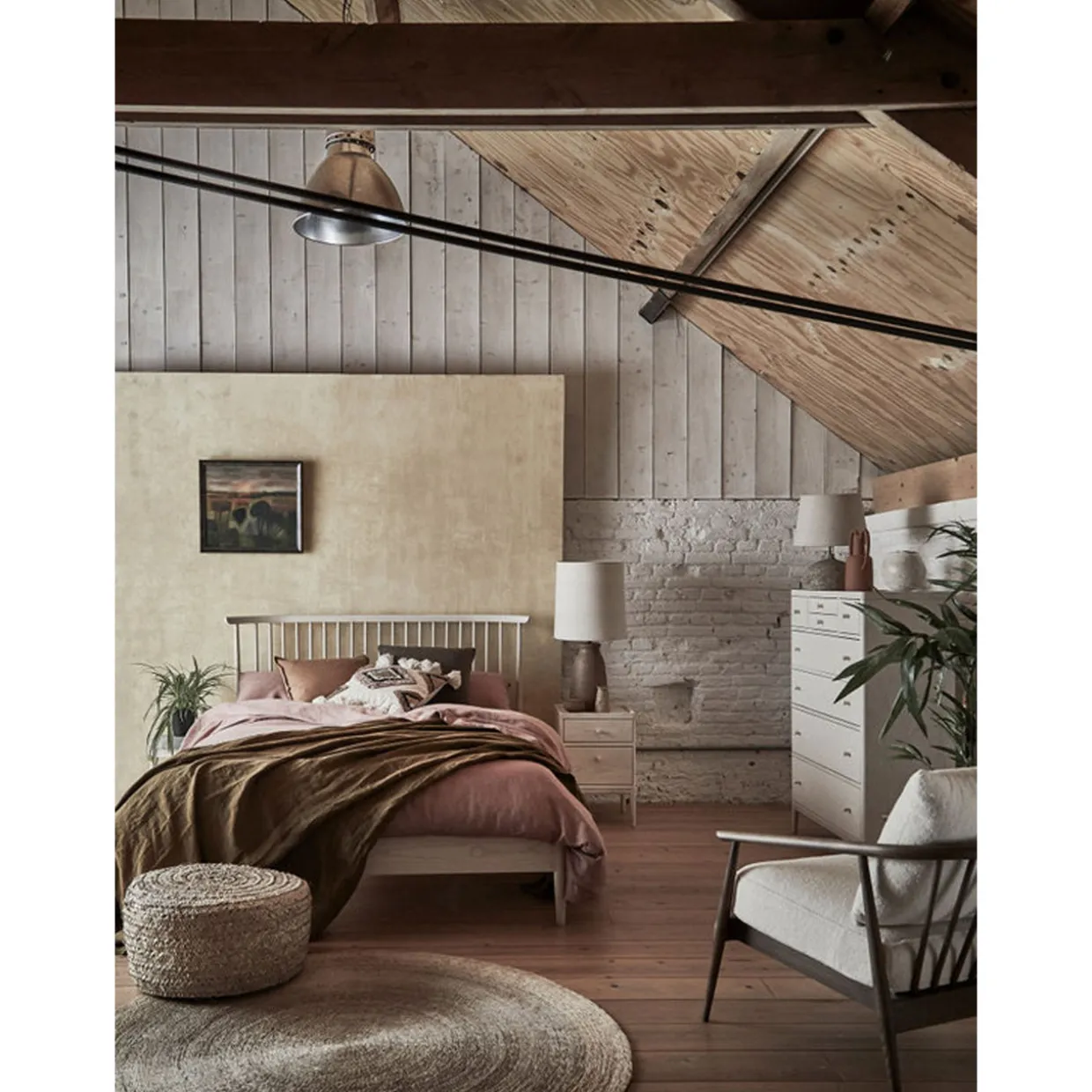 Ercol Salina Kingsize Spindle Bed - King