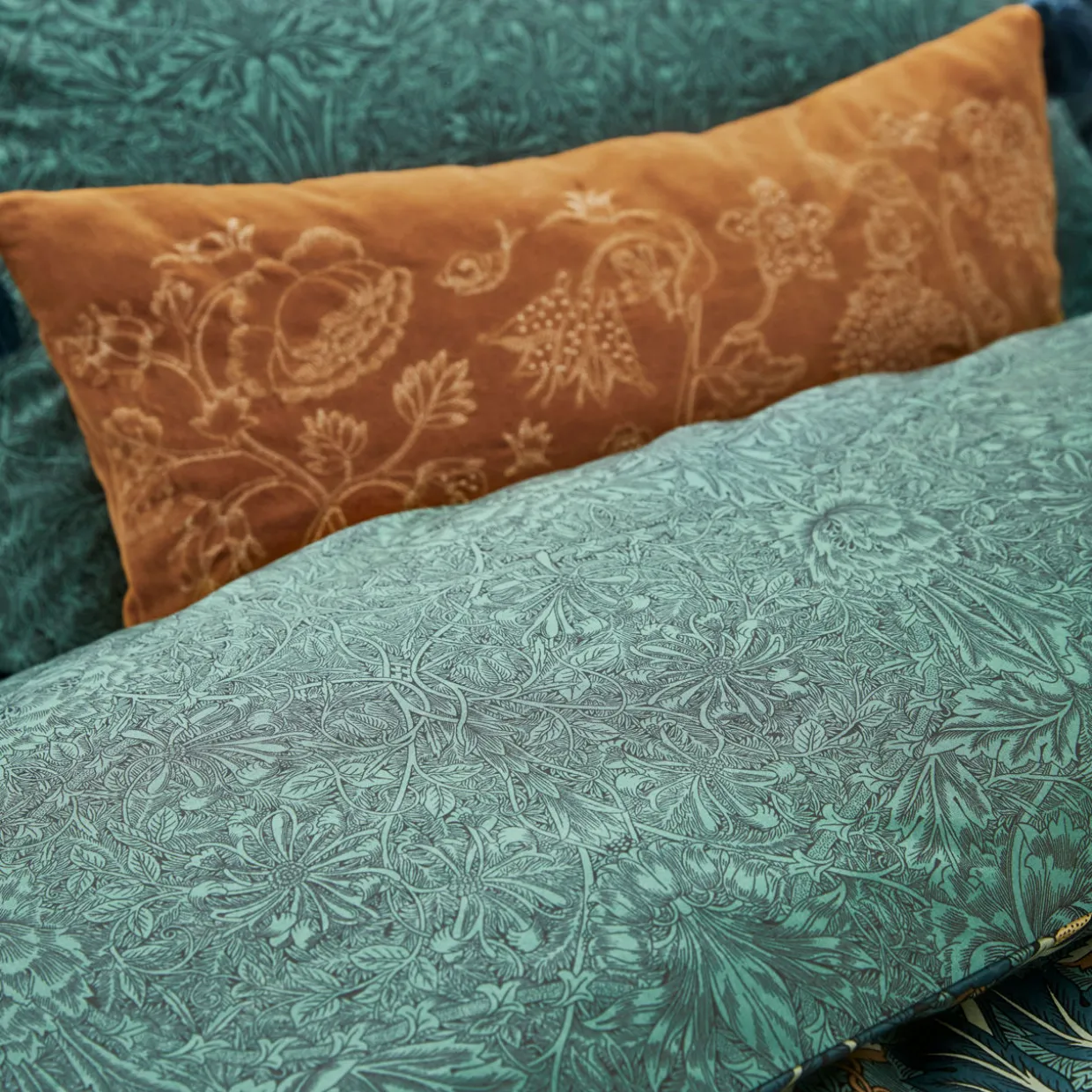 Honeysuckle and Tulip Duvet Cover Set Mulberry-Teal