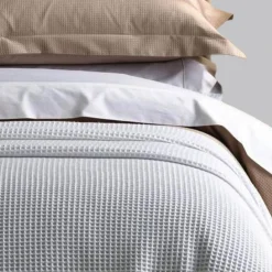 New ALLURE Hotel Collection Sedona Waffle Throw White