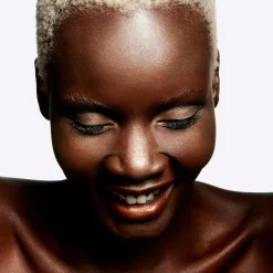 Clearance MAC Hyper Real Glow Palette