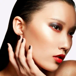 Clearance MAC Hyper Real Glow Palette