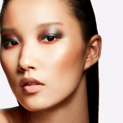 Clearance MAC Hyper Real Glow Palette