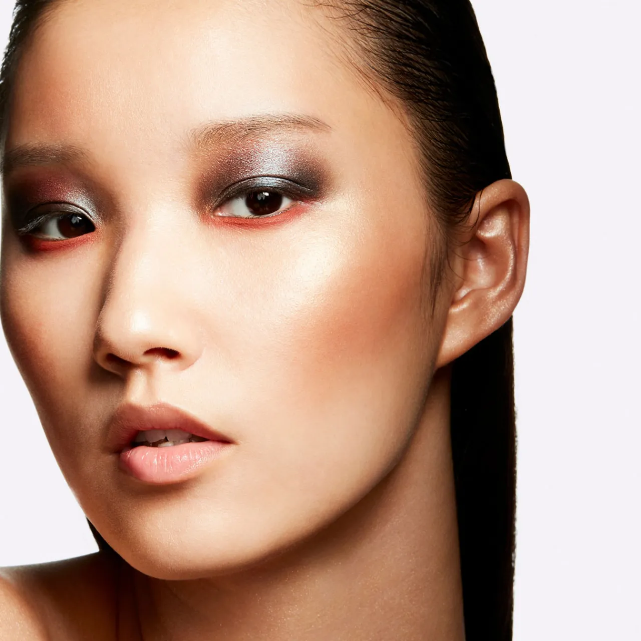 Clearance MAC Hyper Real Glow Palette