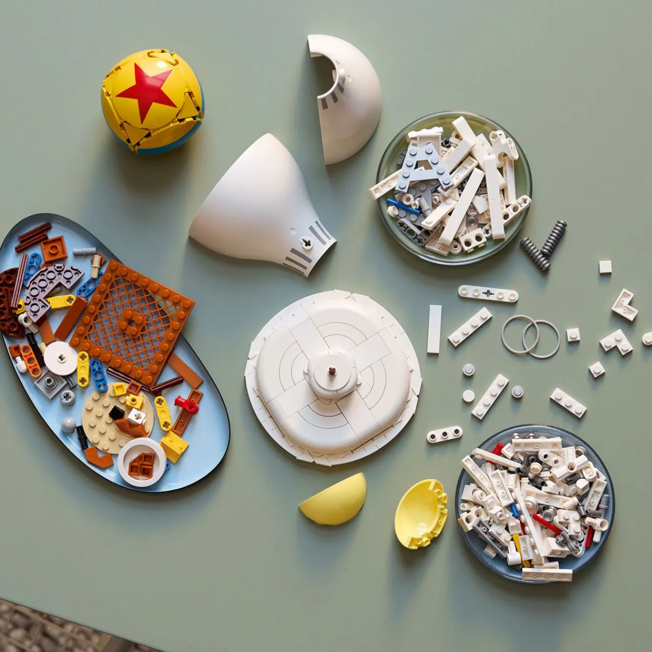 Sale LEGO Ideas Disney Pixar Luxo Jr. Buildable Display Model