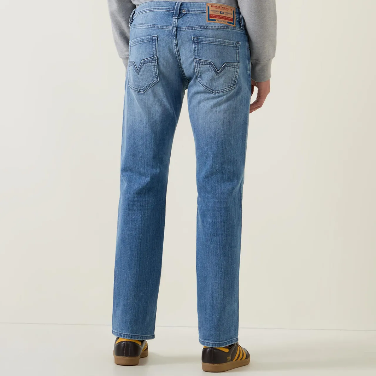 Clearance DIESEL Larkee 1985 Straight-Leg Jeans