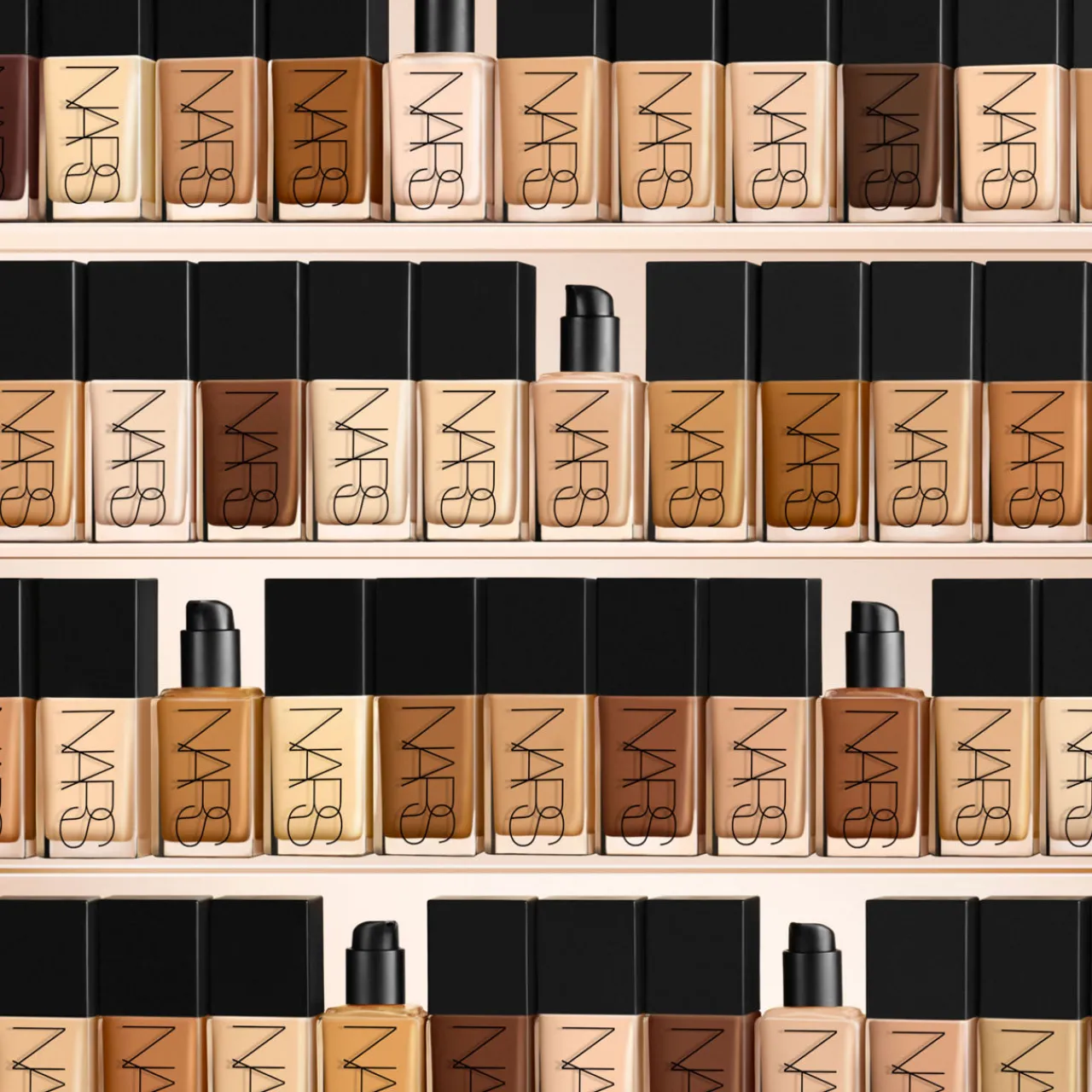Online NARS Light Reflecting Foundation