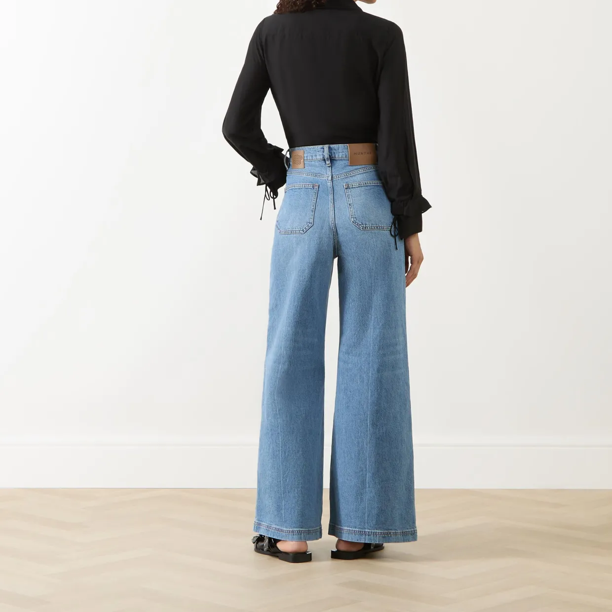 Lodwar High-Rise Wide Leg Jeans