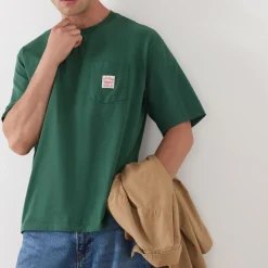 Hot LEVIS Logo Patch Pocket T-Shirt