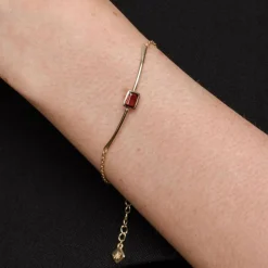 Manhattan Garnet Bracelet
