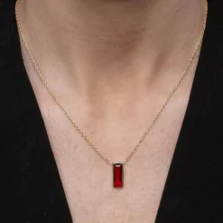 Manhattan Garnet Pendant Necklace