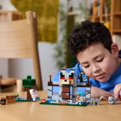 Sale LEGO Minecraft The Wolf Stronghold