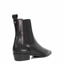 Parkas Chisel Toe Chelsea Boots