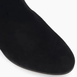 Pippie Low Heel Ankle Boots