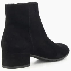 Pippie Low Heel Ankle Boots