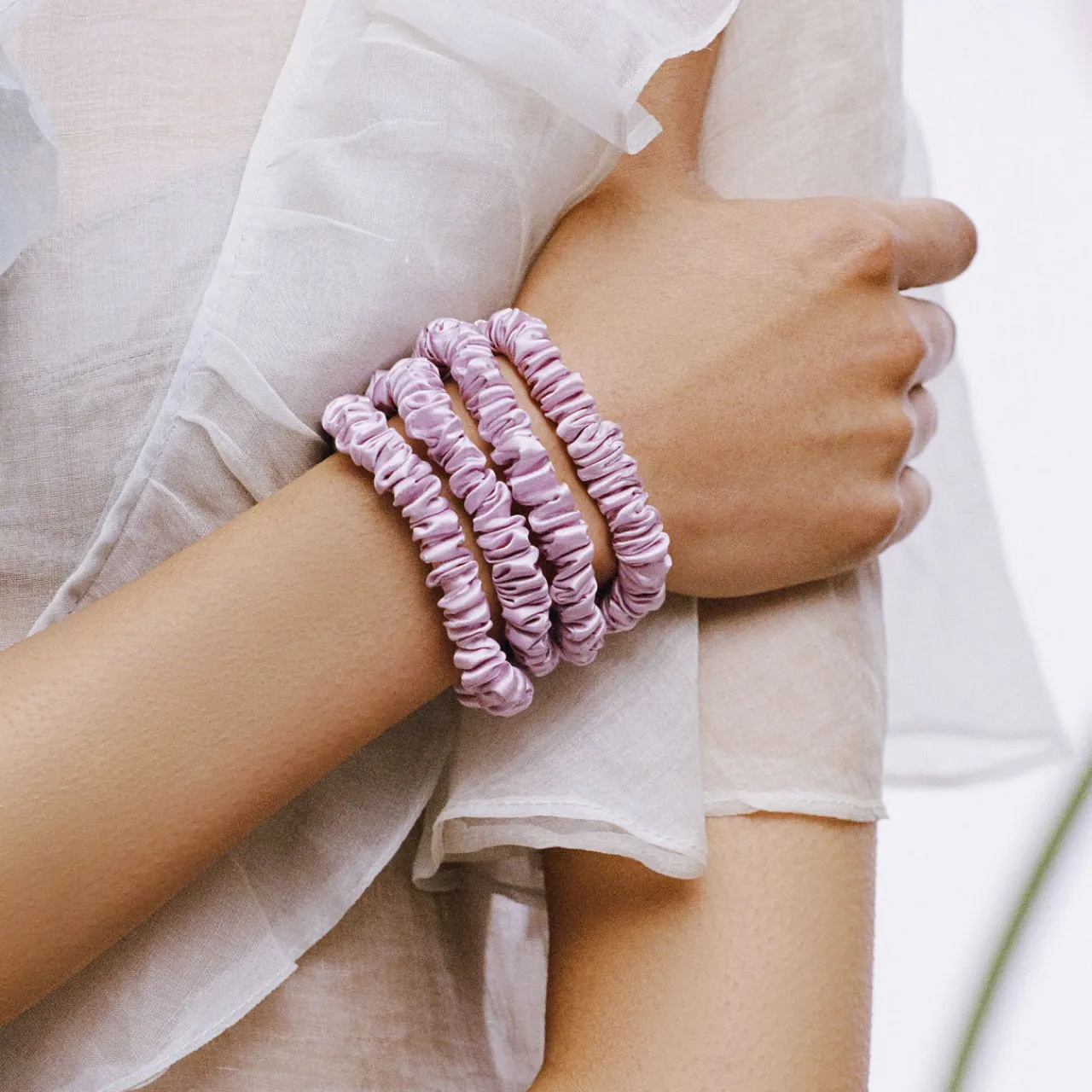 Hot SLIP Pure Silk Scrunchie - Wildflower