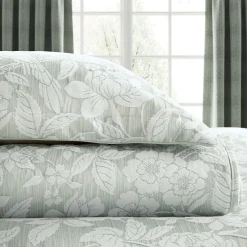 Pyramus Quilted Throw Aqua