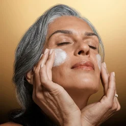 Re-Nutriv Rich Foam Cleanser