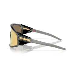 Shield Sunglasses OO9404 Latch™ Panel