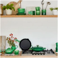 New LE CREUSET Signature Cast Iron Frying Pan With Metal Handle 23cm