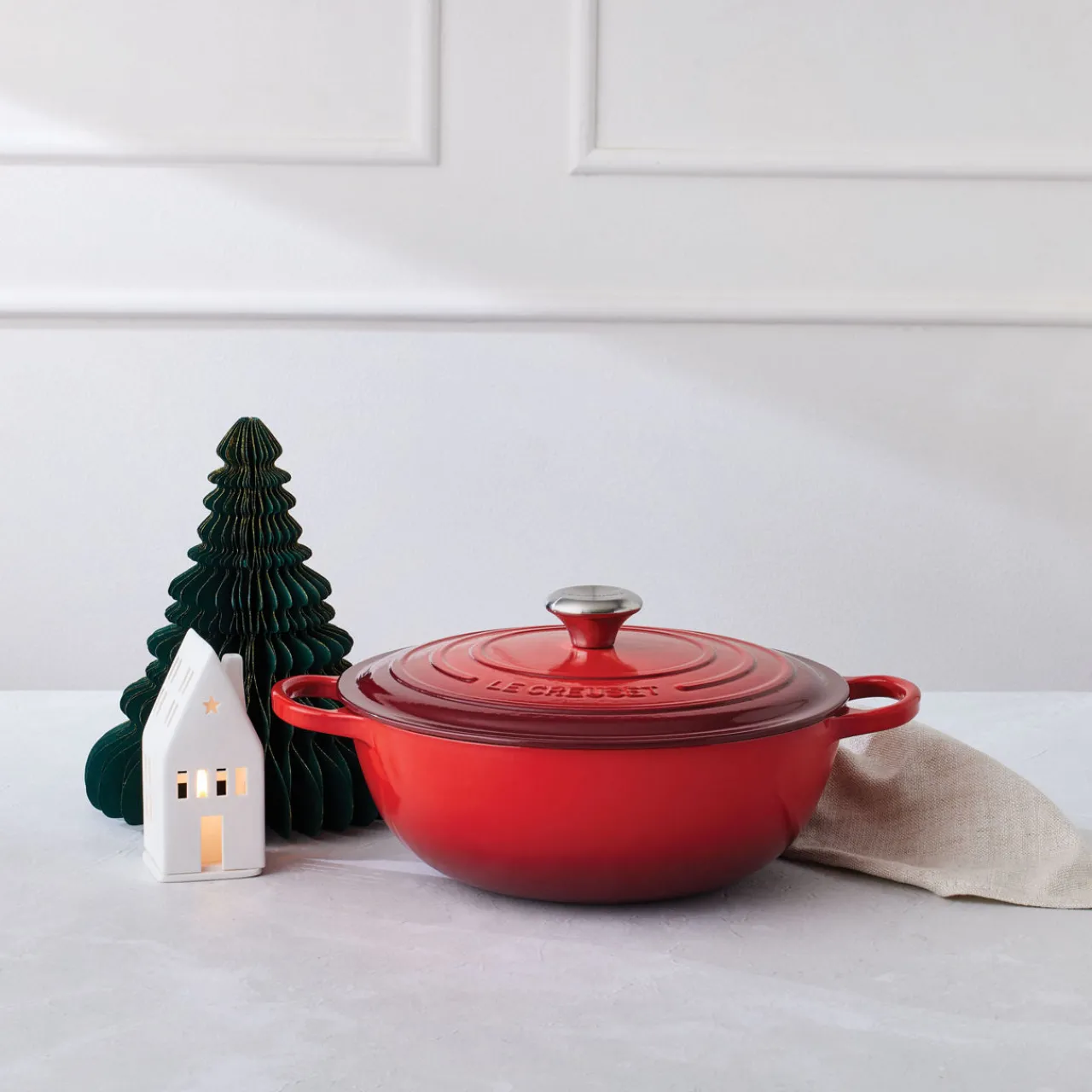 Clearance LE CREUSET Signature Cast Iron Soup Pot 28cm