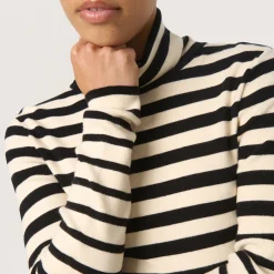Fashion SOAKED IN LUXURY Spina Striped Turtleneck Sweater