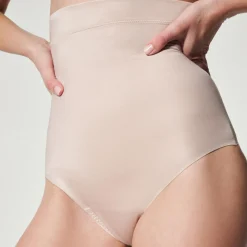 Suit Your Fancy Medium Control High-Waisted Thong