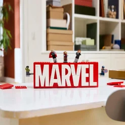Super Heroes Marvel  Logo & Minifigures