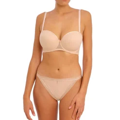 Tailored Moulded Strapless Bra