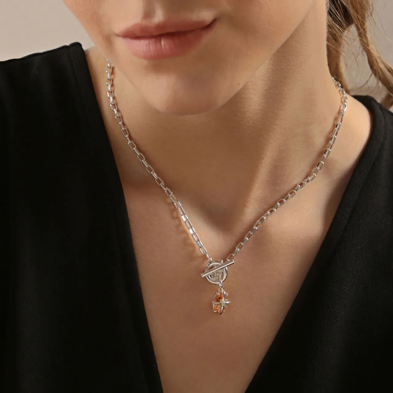 Fashion NEWBRIDGE SILVERWARE T-Bar Pendant Necklace