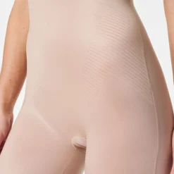 Thinstincts® 2.0 Medium Control Mid-Thigh Bodysuit