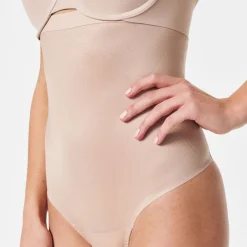 Thinstincts® 2.0 Medium Control High Waisted Thong