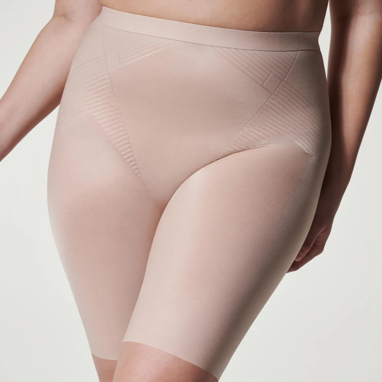 Thinstincts® 2.0 Medium Control Mid-Thigh Shorts