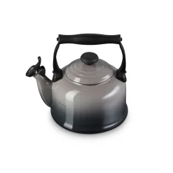 Sale LE CREUSET Traditional Kettle With Fixed Whistle 2.1L