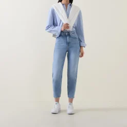 Discount TOMMY JEANS Ultra High-Rise Tapered Mom Jeans