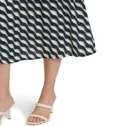Wavy Graphic Skirt